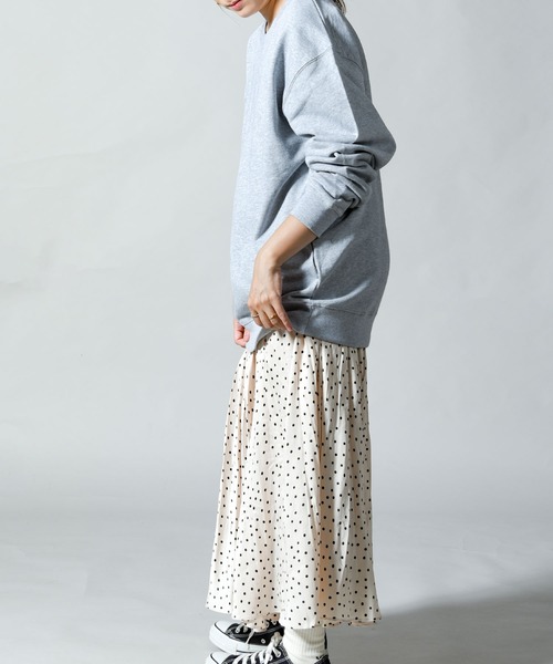 United Athle（ユナイテッドアスレ）の「2-【UA -ユナイテッドアスレ-】10oz CREW SWEAT 無地スウェット/絶妙なワイドシルエット / レディース メンズ トレーナー/ 10.0oz /クルーネック/スウェット / トレーナー（スウェット・レディース・オリーブ/バーガンディー/レッド/ミックスグレー/ネイビー/ブラック/ロイヤルブルー・LARGE/X-LARGE/MEDIUM/XX-LARGE/SMALL）」の2枚目の写真