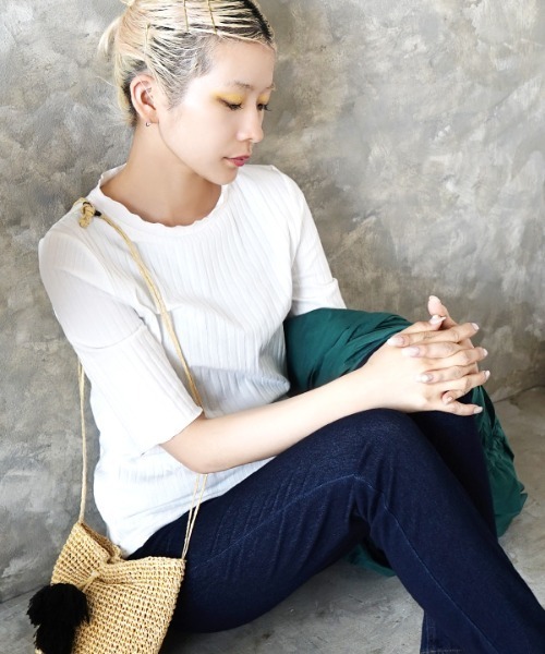 zootie（ズーティー）の「【ZOZO限定カラー発売中！】 ハーフスリーブ リブカットソー（Tシャツ/カットソー・レディース・レッド/ブラック/ホワイト/ネイビー/杢グレー/イエロー系その他/ピンク系その他/チャコール/アイボリー/ライトカーキ/ブルー系その他/キャメル/ベージュ/オレンジ/ダークパープル/ライトブルー/ダークグリーン/ピンク系その他3/グレイッシュベージュ/ピンク系その他2/レッド系その他/ベビーピンク/ホワイト×ブラック/グレー系その他/ケリーグリーン/ベージュ×ブラック/ブルー/イエロー系その他2/ブラック×ホワイト/ブルー系その他2/シアン/オレンジ系その他/ホワイト系その他/グレー系その他2/グリーン系その他2/テラコッタ/サーモンピンク/カーキブラウン/ホワイト系その他2・M/L/LL）」の2枚目の写真