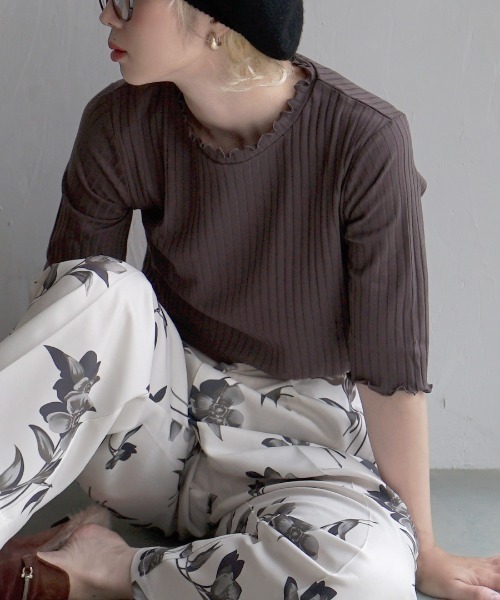 zootie（ズーティー）の「【ZOZO限定カラー発売中！】 ハーフスリーブ リブカットソー（Tシャツ/カットソー・レディース・レッド/ブラック/ホワイト/ネイビー/杢グレー/イエロー系その他/ピンク系その他/チャコール/アイボリー/ライトカーキ/ブルー系その他/キャメル/ベージュ/オレンジ/ダークパープル/ライトブルー/ダークグリーン/ピンク系その他3/グレイッシュベージュ/ピンク系その他2/レッド系その他/ベビーピンク/ホワイト×ブラック/グレー系その他/ケリーグリーン/ベージュ×ブラック/ブルー/イエロー系その他2/ブラック×ホワイト/ブルー系その他2/シアン/オレンジ系その他/ホワイト系その他/グレー系その他2/グリーン系その他2/テラコッタ/サーモンピンク/カーキブラウン/ホワイト系その他2・M/L/LL）」の11枚目の写真