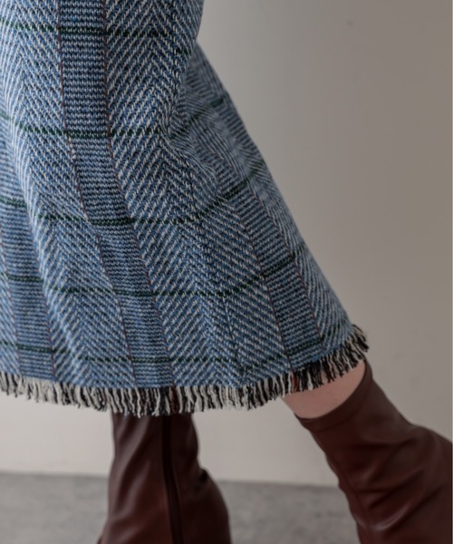 natural couture（ナチュラルクチュール）の「裾フリンジチェックナロースカート（スカート・レディース・ベージュ/ブルー・FREE）」の15枚目の写真