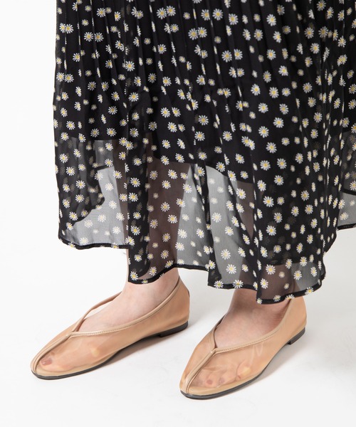 WEGO(ウィゴー)の「WEGO/シアーチャイナシューズ(パンプス・レディース・ブラック/ベージュ/ブラウン・MEDIUM/LARGE)」の1枚目の写真