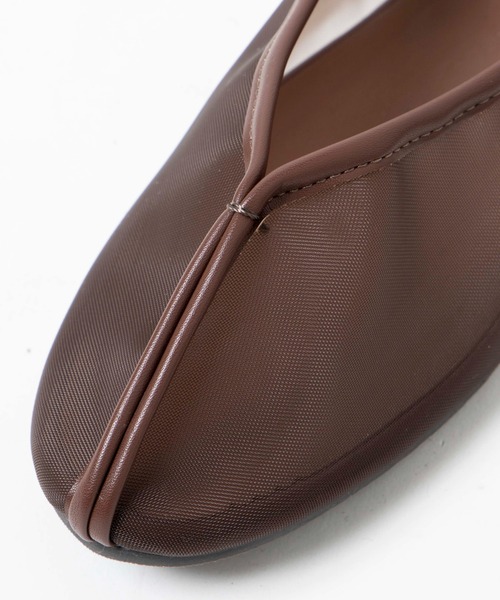 WEGO(ウィゴー)の「WEGO/シアーチャイナシューズ(パンプス・レディース・ブラック/ベージュ/ブラウン・MEDIUM/LARGE)」の14枚目の写真