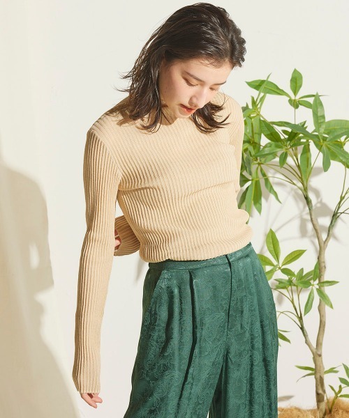 Willful by lipstar（ウィルフル バイ リップスター）の「【WEB別注】【Willful by lipstar】【セット商品】12Ｇシアーニットボトルネックキャミセット（ニット/セーター・レディース・ブラック/ベージュ/オフホワイト/グリーン・M）」の4枚目の写真