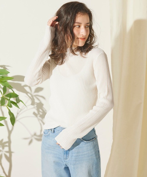 Willful by lipstar（ウィルフル バイ リップスター）の「【WEB別注】【Willful by lipstar】【セット商品】12Ｇシアーニットボトルネックキャミセット（ニット/セーター・レディース・ブラック/ベージュ/オフホワイト/グリーン・M）」の2枚目の写真