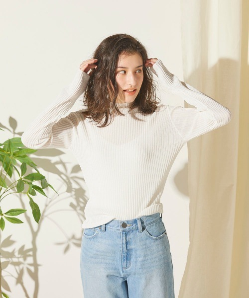 Willful by lipstar（ウィルフル バイ リップスター）の「【WEB別注】【Willful by lipstar】【セット商品】12Ｇシアーニットボトルネックキャミセット（ニット/セーター・レディース・ブラック/ベージュ/オフホワイト/グリーン・M）」の11枚目の写真