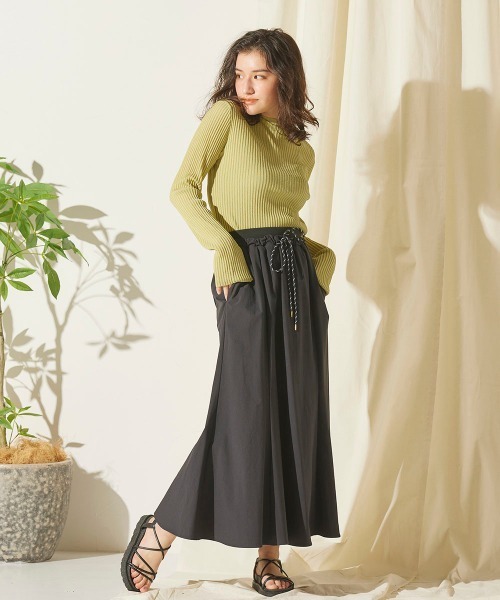 Willful by lipstar（ウィルフル バイ リップスター）の「【WEB別注】【Willful by lipstar】【セット商品】12Ｇシアーニットボトルネックキャミセット（ニット/セーター・レディース・ブラック/ベージュ/オフホワイト/グリーン・M）」の13枚目の写真