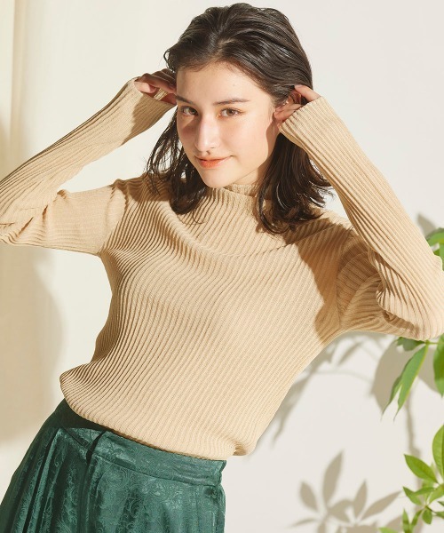 Willful by lipstar（ウィルフル バイ リップスター）の「【WEB別注】【Willful by lipstar】【セット商品】12Ｇシアーニットボトルネックキャミセット（ニット/セーター・レディース・ブラック/ベージュ/オフホワイト/グリーン・M）」の8枚目の写真