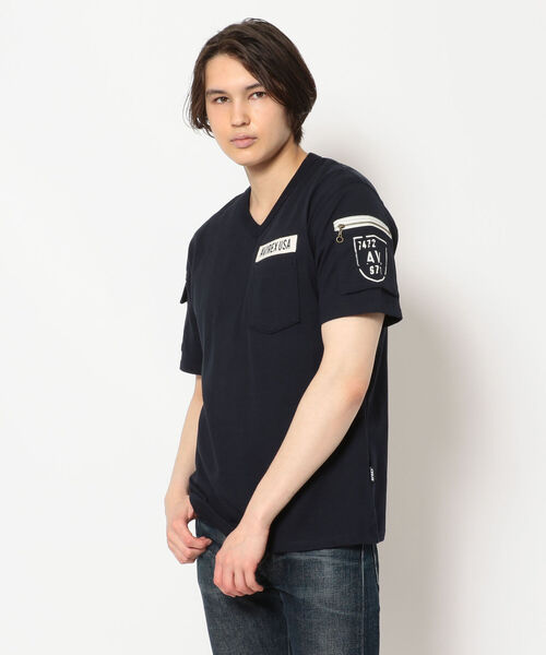 AVIREX（アヴィレックス）の「《WEB限定》FATIGUE V-NECK T-SHIRT / ファティーグ  Vネック Tシャツ / AVIREX / アヴィレックス（Tシャツ/カットソー・メンズ・オリーブ/ネイビー/ブラック/ホワイト/Black/White・SMALL/MEDIUM/X-LARGE/XX-LARGE/LARGE）」の6枚目の写真