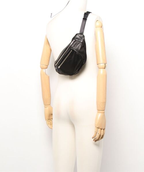 PUBLIC TOKYO(パブリックトウキョウ)の「レザーウエストポーチ(ボディバッグ/ウエストポーチ・メンズ・ブラック・FREE)」の5枚目の写真