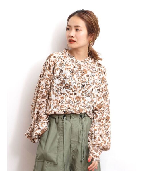 Ungrid（アングリッド）の「シアーフラワーノーカラーシャツ（シャツ/ブラウス・レディース・ブラック/アイボリー・FREE）」の2枚目の写真