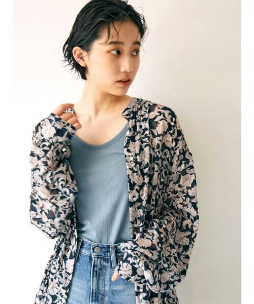 Ungrid（アングリッド）の「シアーフラワーノーカラーシャツ（シャツ/ブラウス・レディース・ブラック/アイボリー・FREE）」の3枚目の写真