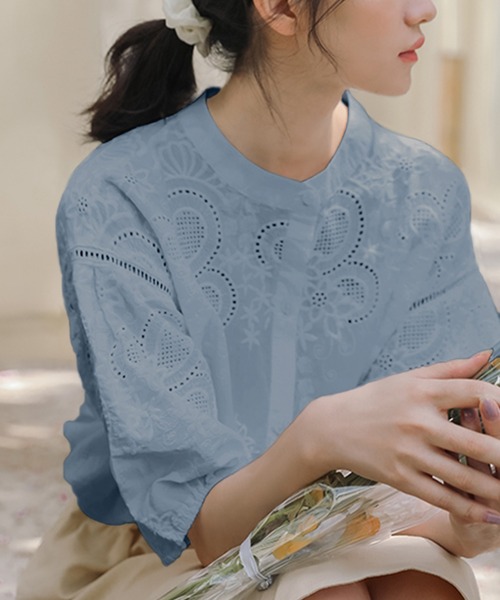junoah(ジュノア)の「刺繍ノーカラーレースブラウス(シャツ/ブラウス・レディース・ホワイト/ブラック/ベージュ/グレー/ブルー・MEDIUM/LARGE/X-LARGE)」の10枚目の写真