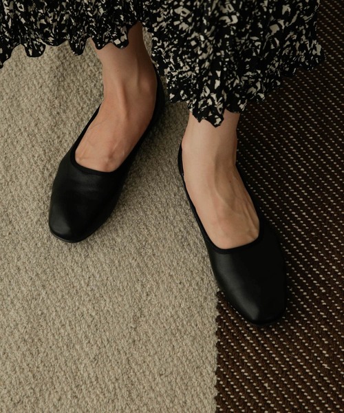 URBAN RESEARCH DOORS（アーバンリサーチドアーズ）の「ソフトフラットシューズ（パンプス・レディース・ブラック/ベージュ系その他/ホワイト系その他・36/38/37）」の3枚目の写真