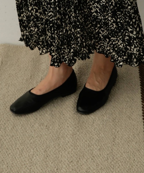 URBAN RESEARCH DOORS（アーバンリサーチドアーズ）の「ソフトフラットシューズ（パンプス・レディース・ブラック/ベージュ系その他/ホワイト系その他・36/38/37）」の5枚目の写真