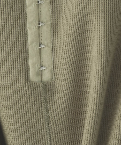LOWRYS FARM（ローリーズファーム）の「2WAYワッフルフレンチスリーブ 957492（Tシャツ/カットソー・レディース・カーキ/チャコールグレー/ブラウン/アイボリー・FREE）」の18枚目の写真