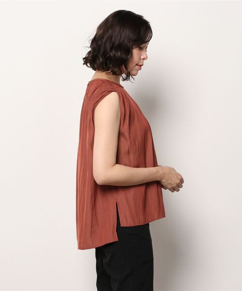 割繊ギャザーブラウスノースリーブ