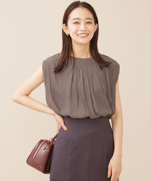 割繊ギャザーブラウスノースリーブ