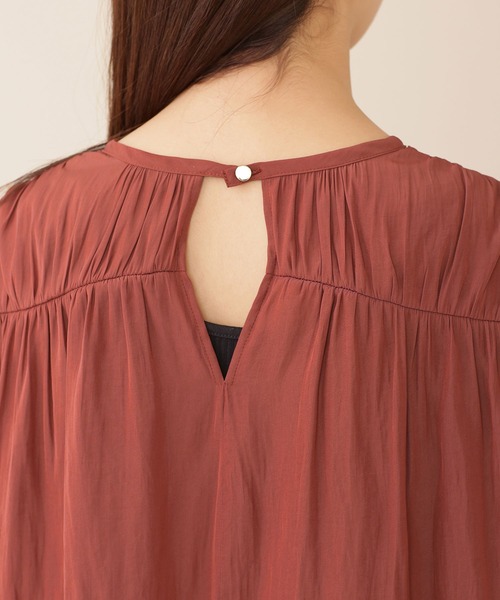 割繊ギャザーブラウスノースリーブ