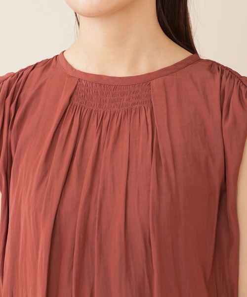 割繊ギャザーブラウスノースリーブ
