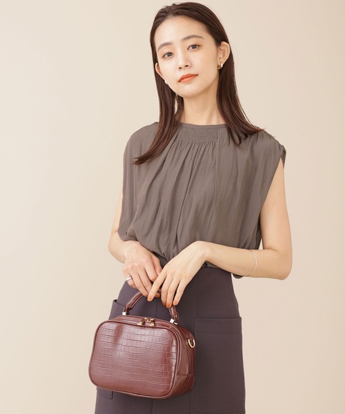 割繊ギャザーブラウスノースリーブ