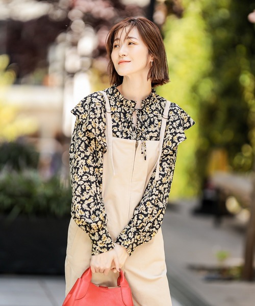 RIVE DROITE（リヴドロワ）の「フリルディティールで女性らしく　フラワープリントフリルカラーブラウス（シャツ/ブラウス・レディース・ブラック/ブラウン・FREE）」の14枚目の写真