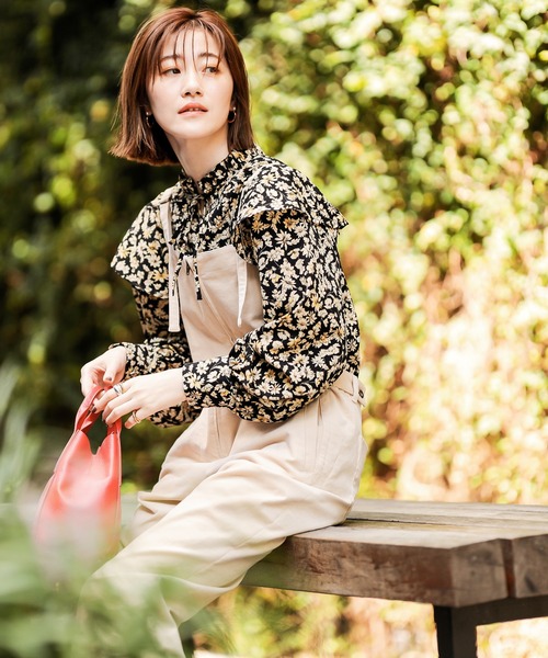 RIVE DROITE（リヴドロワ）の「フリルディティールで女性らしく　フラワープリントフリルカラーブラウス（シャツ/ブラウス・レディース・ブラック/ブラウン・FREE）」の20枚目の写真