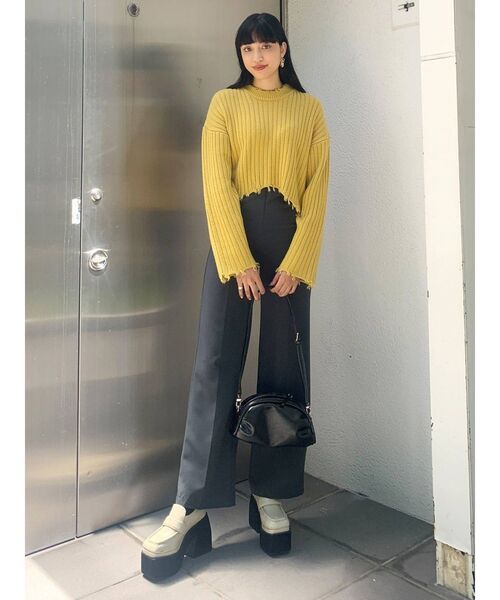 EMODA(エモダ)の「ラウンドカットクラッシュニット(ニット/セーター・レディース・ブラック/イエロー/グリーン/アイボリー・FREE)」の9枚目の写真