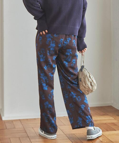 coen(コーエン)の「ストレートサテンプリントパンツ(その他パンツ・レディース・ダークブラウン/ダークグリーン・M/L)」の5枚目の写真