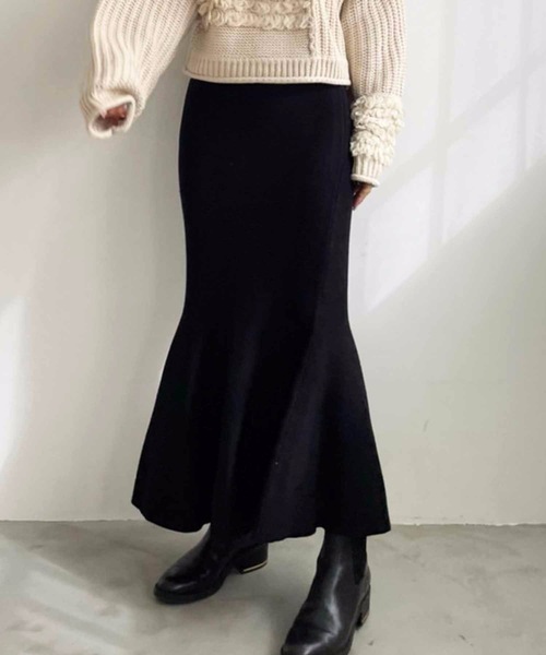 M y u(ミュー)の「マーメイドニットスカート(スカート・レディース・ブラック/アイボリー/グレイッシュベージュ・FREE)」の2枚目の写真