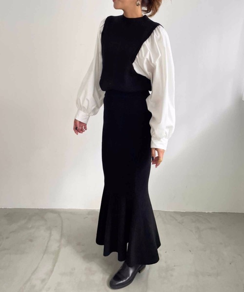 M y u(ミュー)の「マーメイドニットスカート(スカート・レディース・ブラック/アイボリー/グレイッシュベージュ・FREE)」の16枚目の写真