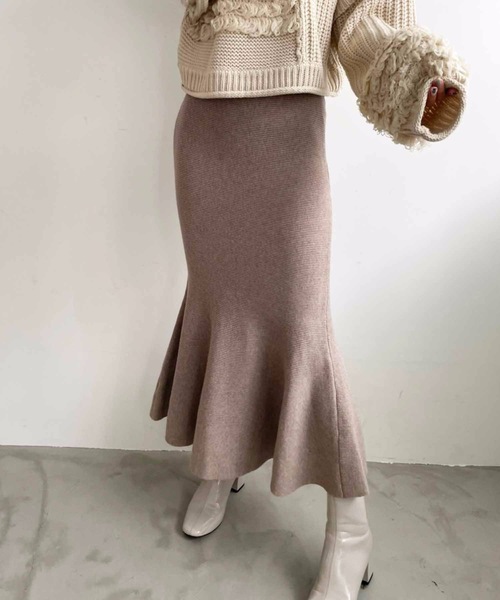 M y u(ミュー)の「マーメイドニットスカート(スカート・レディース・ブラック/アイボリー/グレイッシュベージュ・FREE)」の18枚目の写真