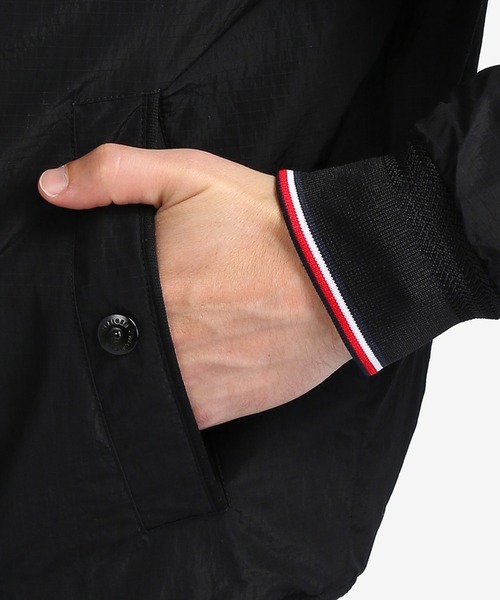 TOMMY HILFIGER(トミーヒルフィガー)の「ライトウェイトボンバージャケット(MA-1・メンズ・ブラック/レッド・SMALL/MEDIUM/LARGE/X-LARGE)」の14枚目の写真