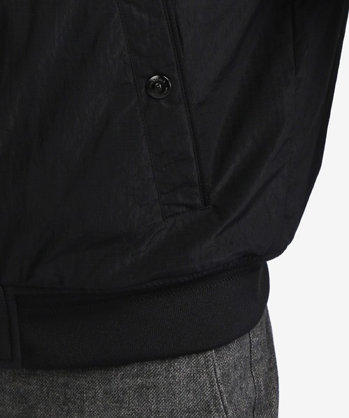 TOMMY HILFIGER(トミーヒルフィガー)の「ライトウェイトボンバージャケット(MA-1・メンズ・ブラック/レッド・SMALL/MEDIUM/LARGE/X-LARGE)」の12枚目の写真