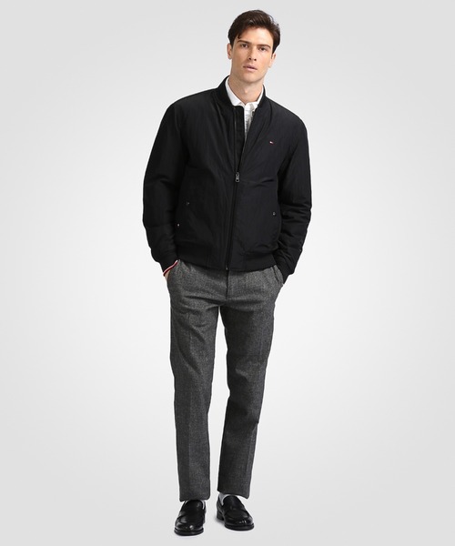 TOMMY HILFIGER(トミーヒルフィガー)の「ライトウェイトボンバージャケット(MA-1・メンズ・ブラック/レッド・SMALL/MEDIUM/LARGE/X-LARGE)」の8枚目の写真