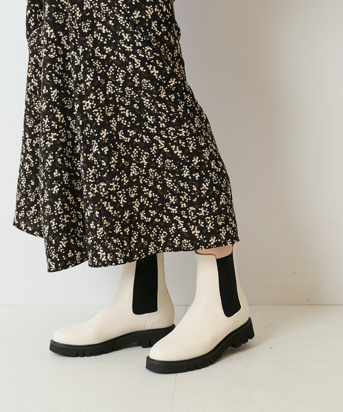 Simplicite（サンプリシテ）の「チェルシーブーツ◆（ブーツ・レディース・ホワイト/ブラック・SMALL/MEDIUM/LARGE）」の7枚目の写真