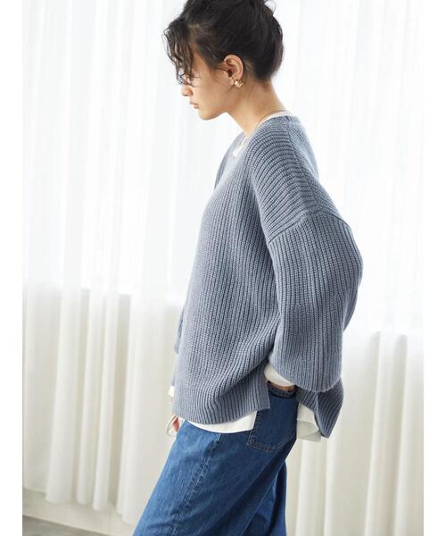 AMERICAN HOLIC（アメリカンホリック）の「Vネック片畦袖ボリュームニットプルオーバー（ニット/セーター・レディース・ブラック/ブルー/モカ/ライトベージュ・M/L）」の14枚目の写真