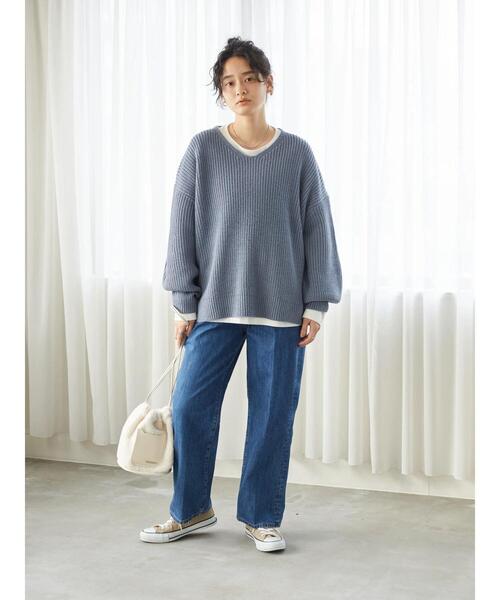 AMERICAN HOLIC（アメリカンホリック）の「Vネック片畦袖ボリュームニットプルオーバー（ニット/セーター・レディース・ブラック/ブルー/モカ/ライトベージュ・M/L）」の16枚目の写真