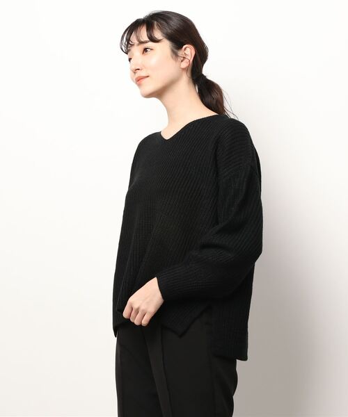 AMERICAN HOLIC（アメリカンホリック）の「Vネック片畦袖ボリュームニットプルオーバー（ニット/セーター・レディース・ブラック/ブルー/モカ/ライトベージュ・M/L）」の10枚目の写真