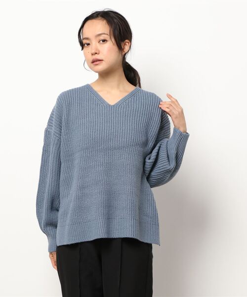 AMERICAN HOLIC（アメリカンホリック）の「Vネック片畦袖ボリュームニットプルオーバー（ニット/セーター・レディース・ブラック/ブルー/モカ/ライトベージュ・M/L）」の9枚目の写真