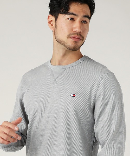 TOMMY HILFIGER(トミーヒルフィガー)の「TOMMY HILFIGER トミー ヒルフィガー /胸ワンポイント ステッチ ワッフルクルーネック長袖Tシャツ(Tシャツ/カットソー・メンズ・ホワイト/ブラック/ヘザーグレー/オートミール/ダークネイビー・S/M/L/XL)」の3枚目の写真