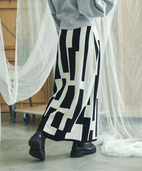 VACANCY（ヴァカンシー）の「ランダムスクエアニットペンシルスカート（スカート・レディース・グリーン/ブラック・FREE）」の4枚目の写真