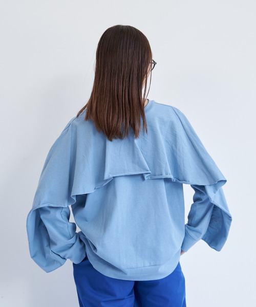 VANNIE U(ヴァニーユー)の「バックケープロンT/2WAY着用可能(Tシャツ/カットソー・レディース・ホワイト/ブルー・FREE)」の2枚目の写真