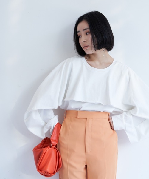 VANNIE U(ヴァニーユー)の「バックケープロンT/2WAY着用可能(Tシャツ/カットソー・レディース・ホワイト/ブルー・FREE)」の4枚目の写真