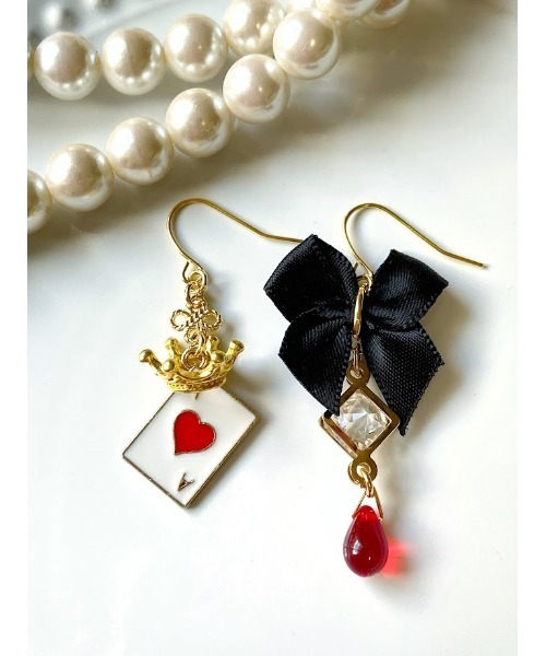 tone(トーン)の「【MUURABBTI】王冠トランプとリボンのピアス(MA)(ピアス(両耳用)・レディース・ブラック/レッド/ブラック系その他・FREE)」の9枚目の写真