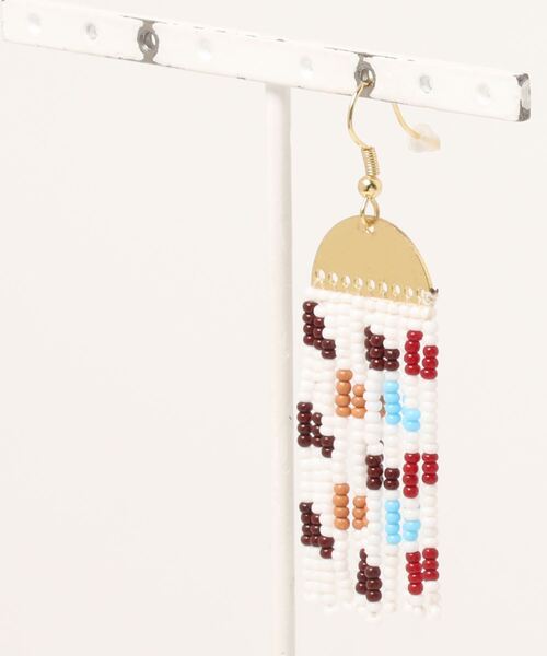 チャイハネ(チャイハネ)の「【チャイハネ】タルティピピアス 片耳用1pcs(ピアス(片耳用)・レディース・ターコイズブルー/ナチュラル/グレー/ホワイト・FREE)」の2枚目の写真