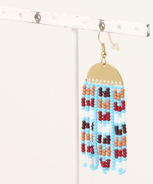 チャイハネ(チャイハネ)の「【チャイハネ】タルティピピアス 片耳用1pcs(ピアス(片耳用)・レディース・ターコイズブルー/ナチュラル/グレー/ホワイト・FREE)」の4枚目の写真