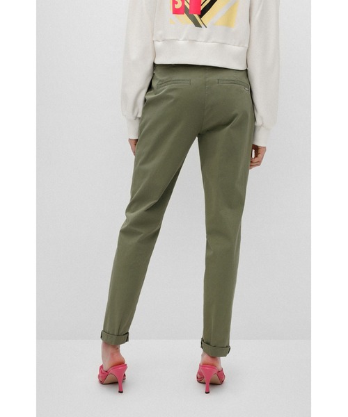 HUGO（ヒューゴ）の「ストレッチコットン レギュラーフィット チノ（チノパンツ・レディース・ベージュ/ダークベージュ・34/40/36/32/38）」の4枚目の写真