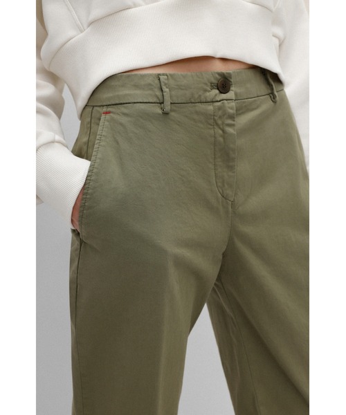 HUGO（ヒューゴ）の「ストレッチコットン レギュラーフィット チノ（チノパンツ・レディース・ベージュ/ダークベージュ・34/40/36/32/38）」の5枚目の写真