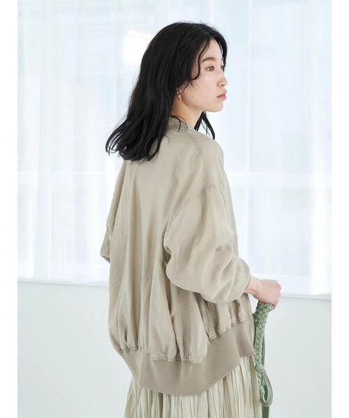 earth music&ecology(アースミュージックアンドエコロジー)の「シアーMA-1*(MA-1・レディース・ブラック/グレイッシュベージュ・FREE)」の9枚目の写真