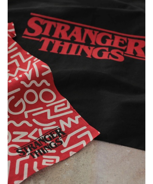 Green Parks(グリーンパークス)の「■STRANGER THINGS ロゴバンダナ(バンダナ/スカーフ・レディース・ブラック・FREE)」の3枚目の写真